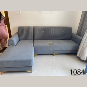 Stylish L-shaped 4 seater sofa with cusion